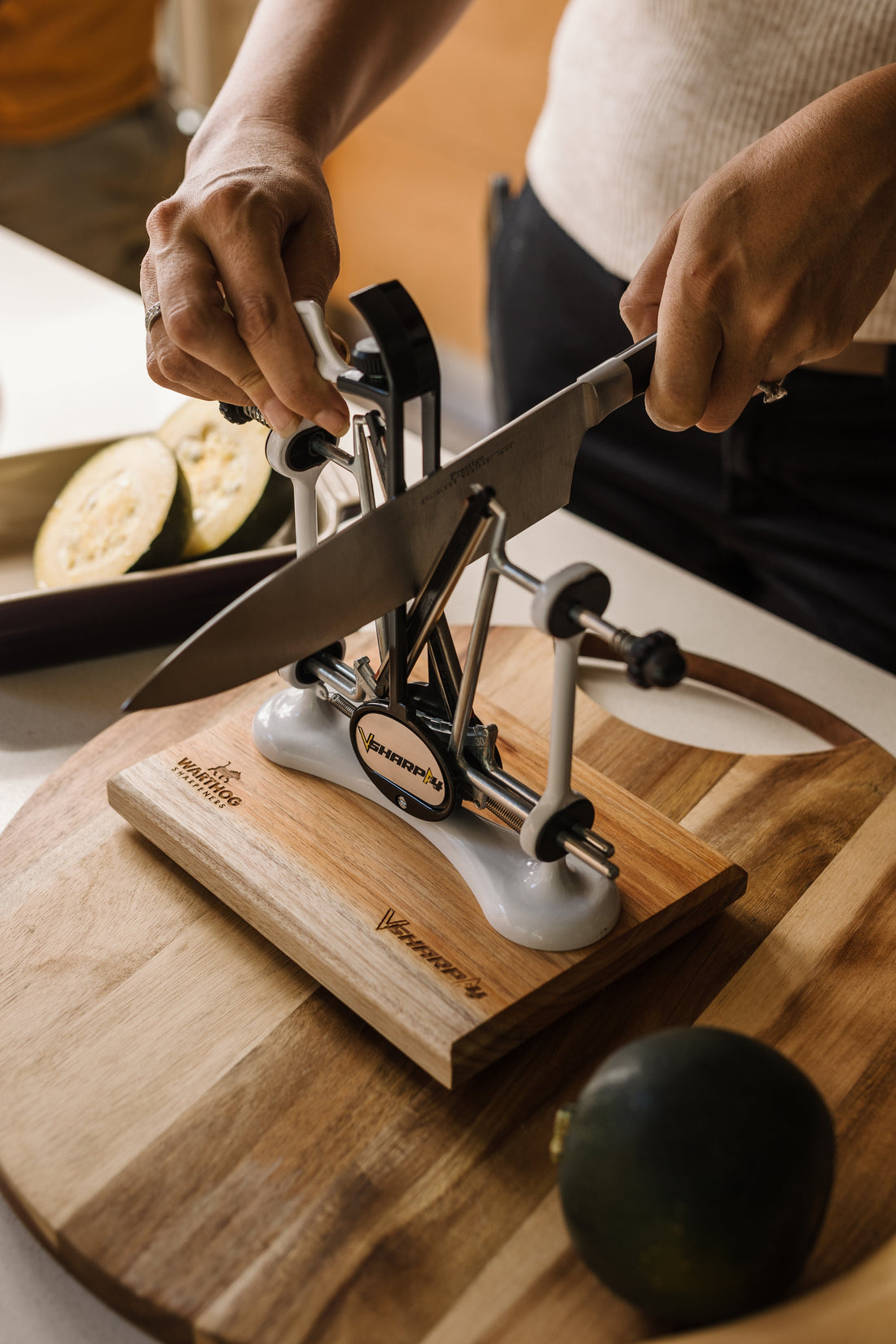 Why Manual Knife Sharpeners Are Better for Home Use Compared to Electric Models